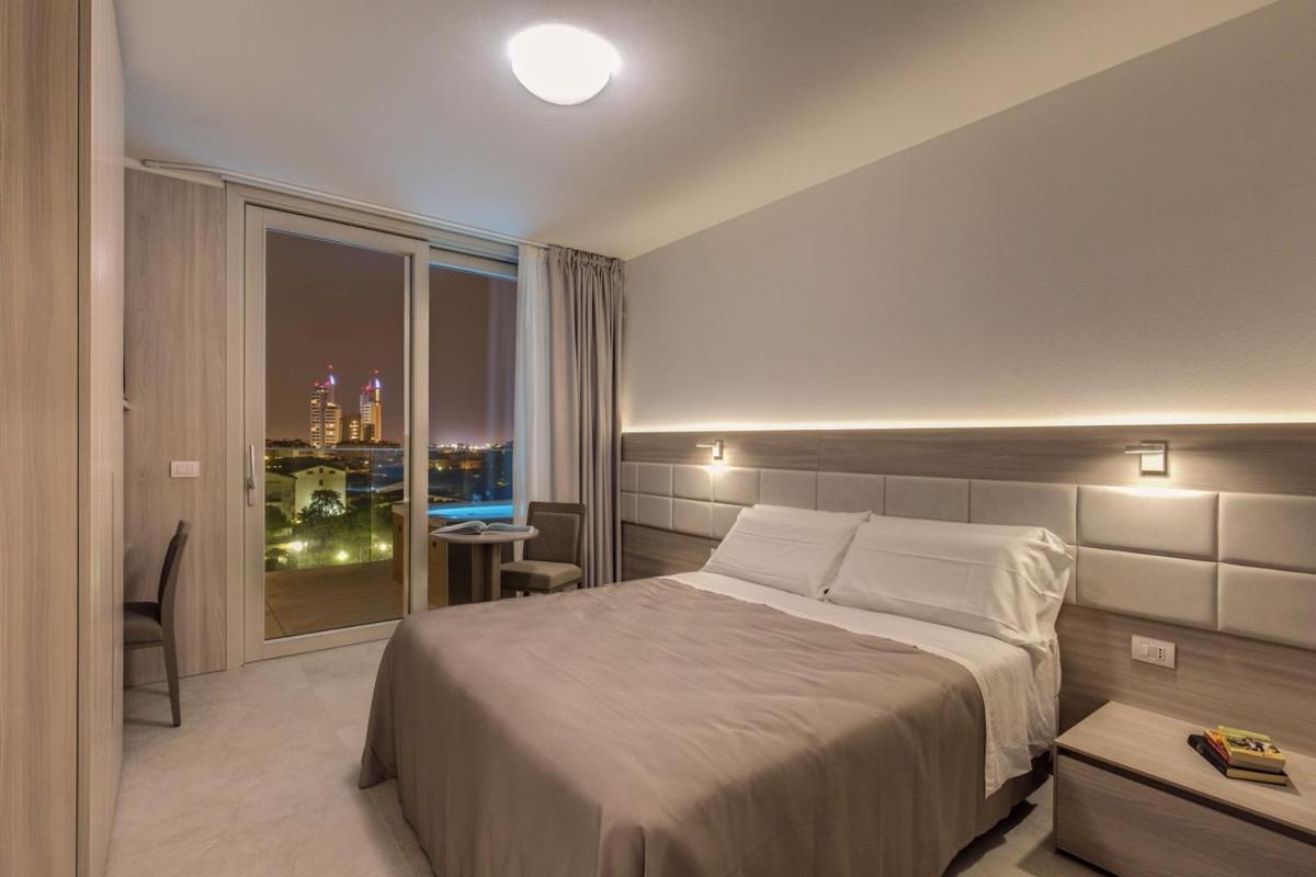 Sunrise Palace Лідо-ді-Єзоло Екстер'єр фото